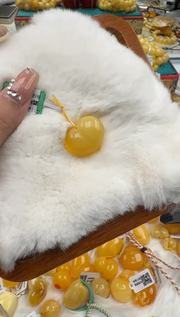 裸石琥珀未镶嵌XD939