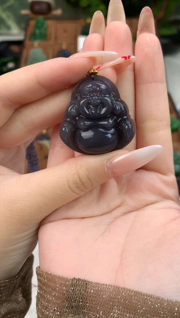 颈饰未镶嵌和田玉吊坠