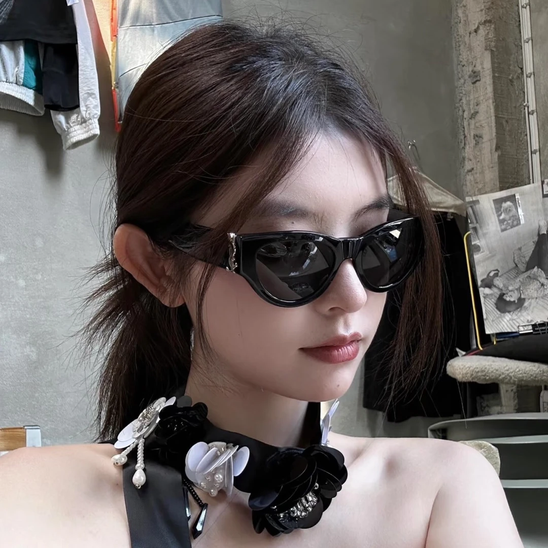 Umi平光素颜墨镜女网红明星同款百搭潮牌猫眼太阳镜女款复古时尚