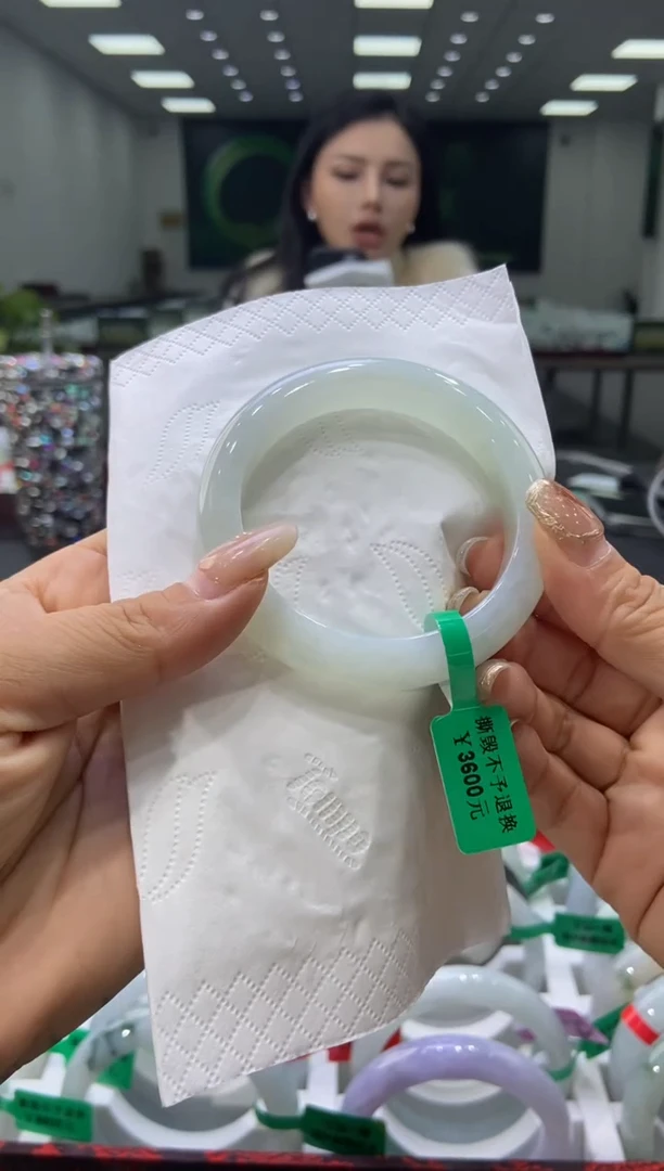 未镶嵌手镯翡翠000085