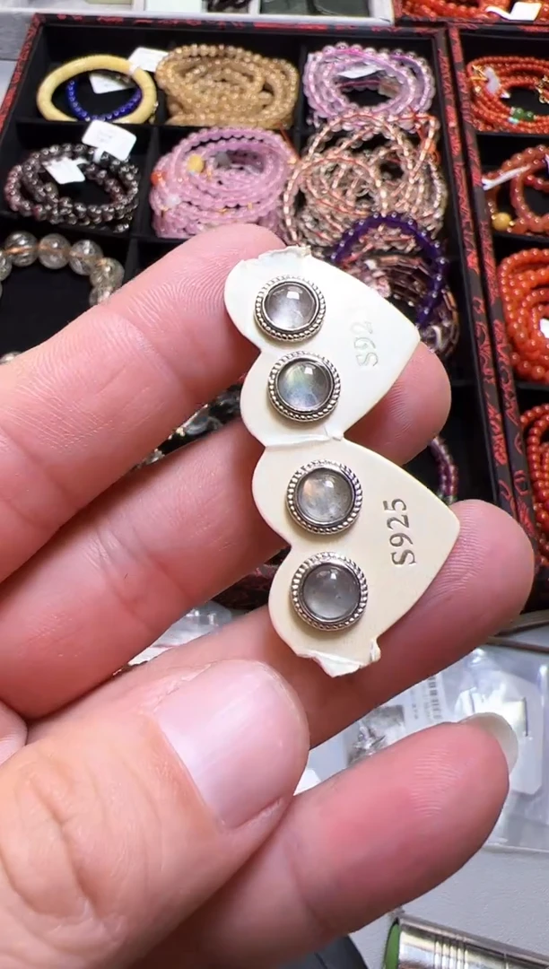 【闪购商品】水晶耳饰银S925镶嵌灰月光耳钉