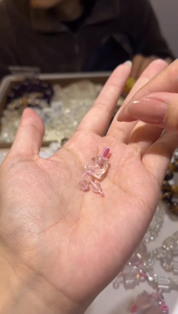 【闪购商品】芙蓉石颈饰未镶嵌莫粉狐狸挂坠