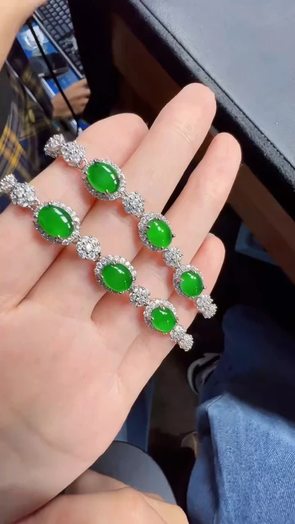 未镶嵌定制翡翠翡翠A货有轻微色差属于正常现象，手链多样性发货1