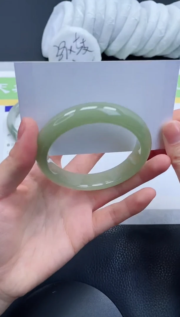 【闪购商品】石英质玉手镯未镶嵌A114-58+