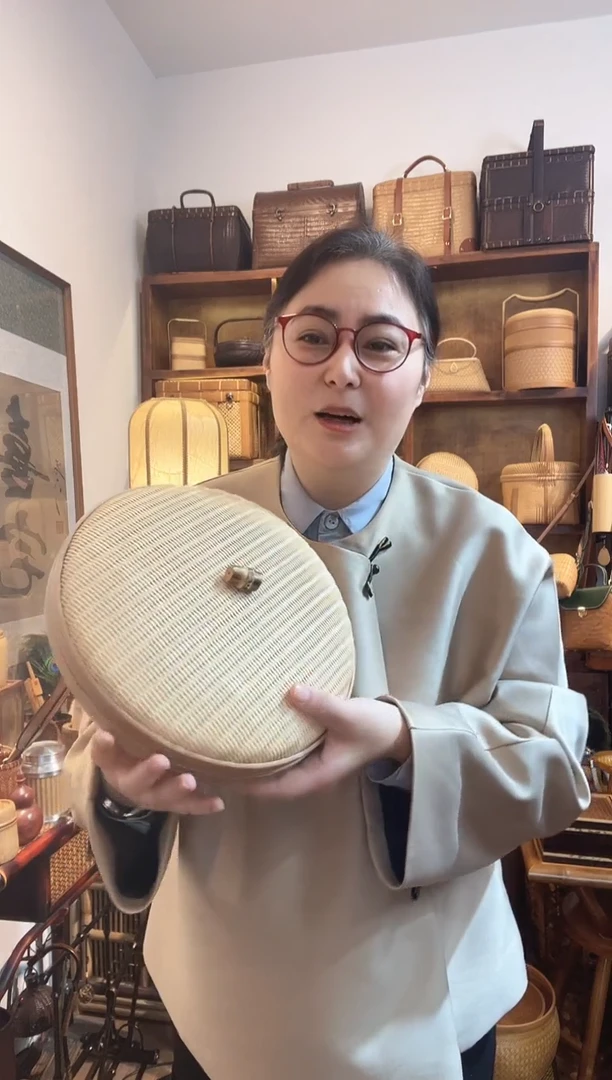 手工竹编带盖收纳筐