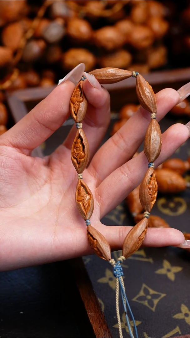 【闪购商品】橄榄核吊坠苏工橄榄核