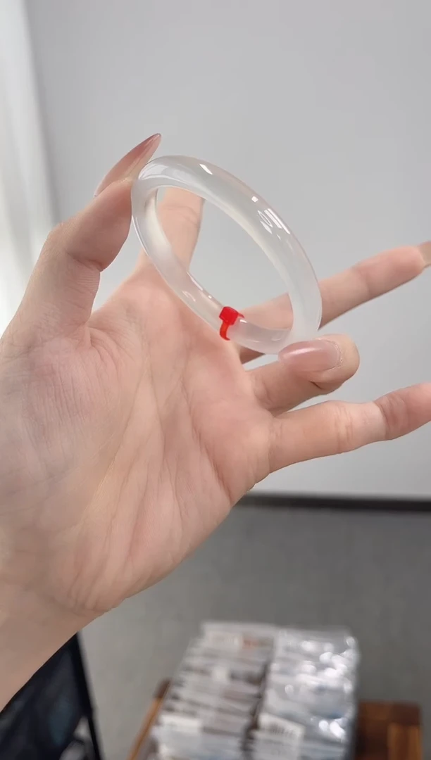 玛瑙/玉髓手镯未镶嵌53-54圈