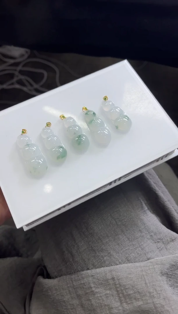 颈饰18K金镶嵌翡翠D283/多样性发一件/配绳子
