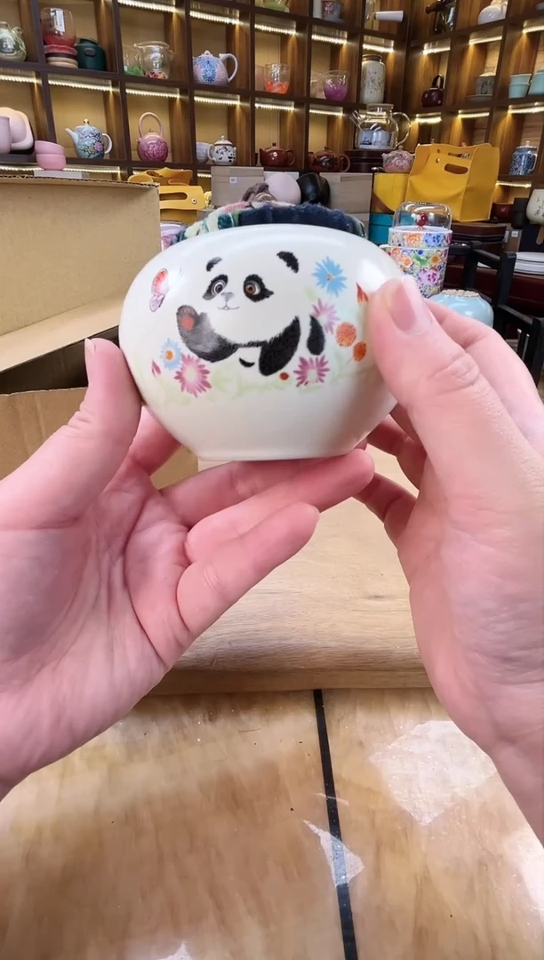 【闪购商品】熊猫茶叶罐.。。。。。