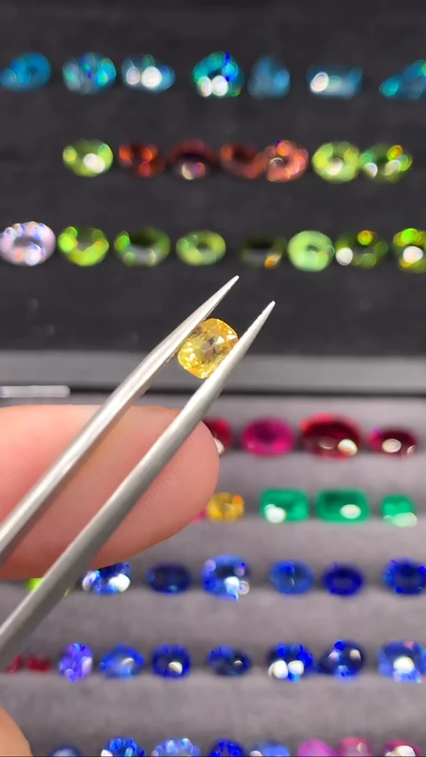 裸石彩色蓝宝石1.1克拉亮色金丝雀