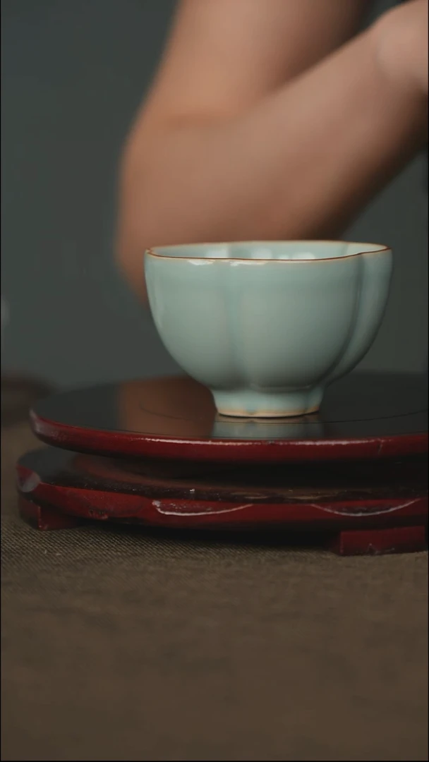 五瓣梅花杯 带底款