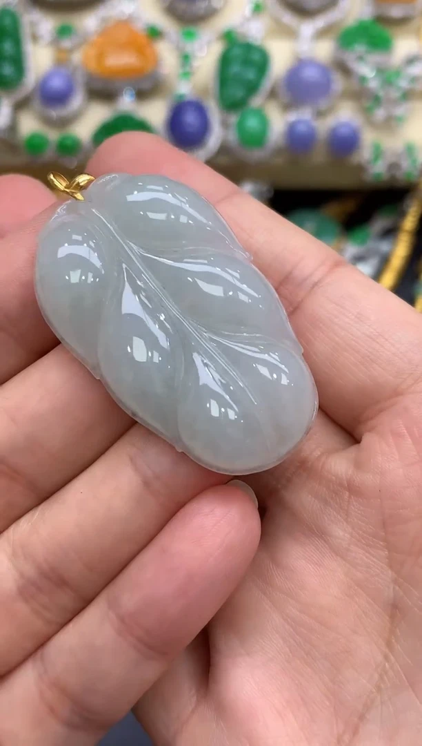 颈饰18K金镶嵌翡翠26-中国好珍宝