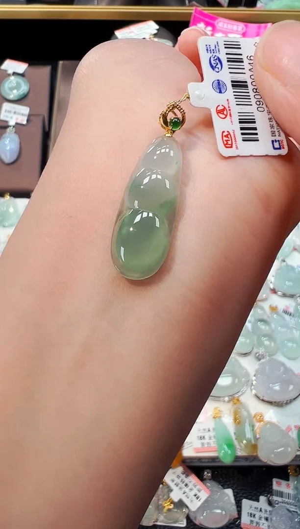 【闪购商品】翡翠吊坠(不含链)18K金镶嵌福豆吊坠A46