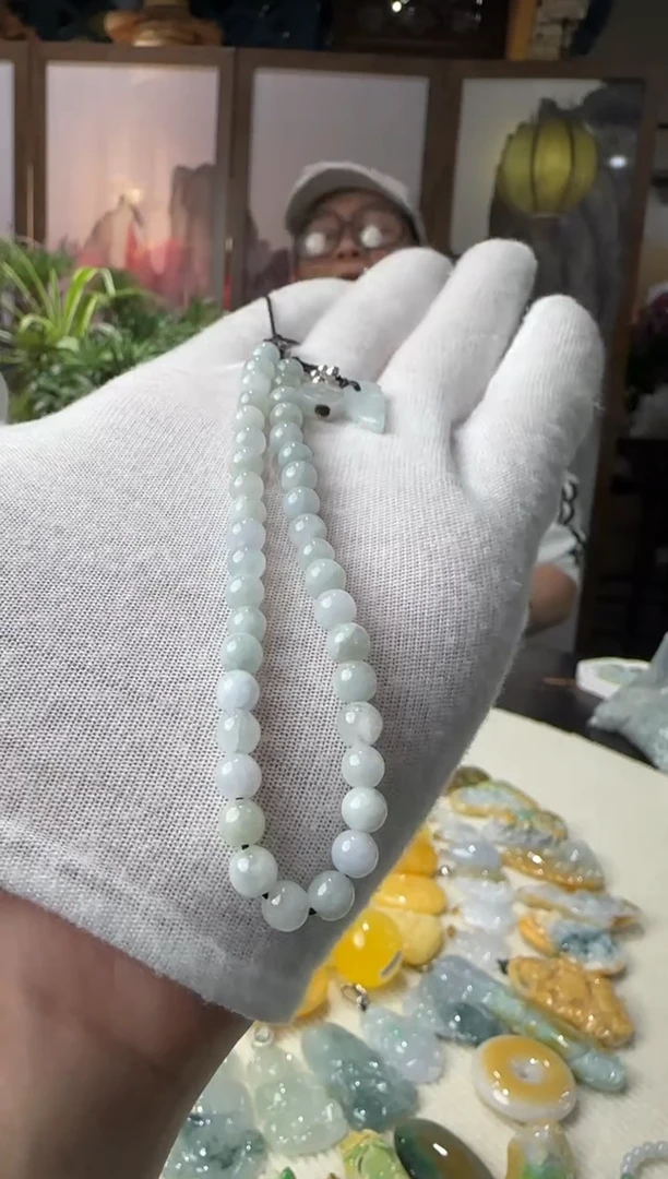 颈饰未镶嵌翡翠挂件