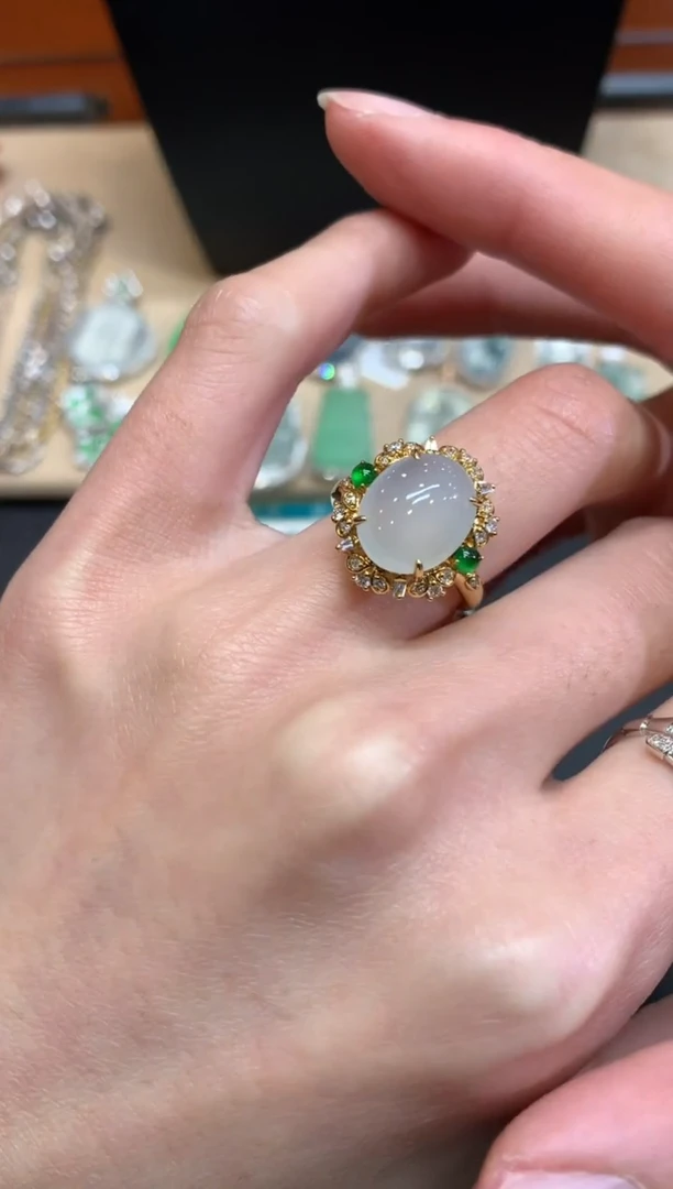 【闪购商品】翡翠戒指18K金镶嵌蛋面【无服务费】