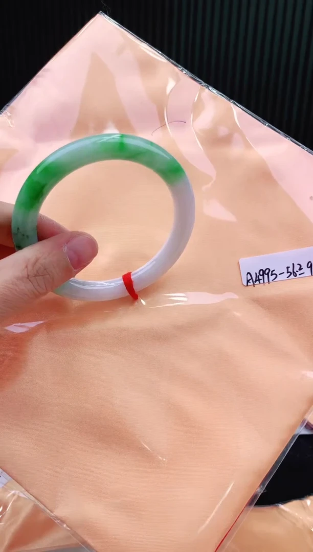 未镶嵌手镯翡翠56