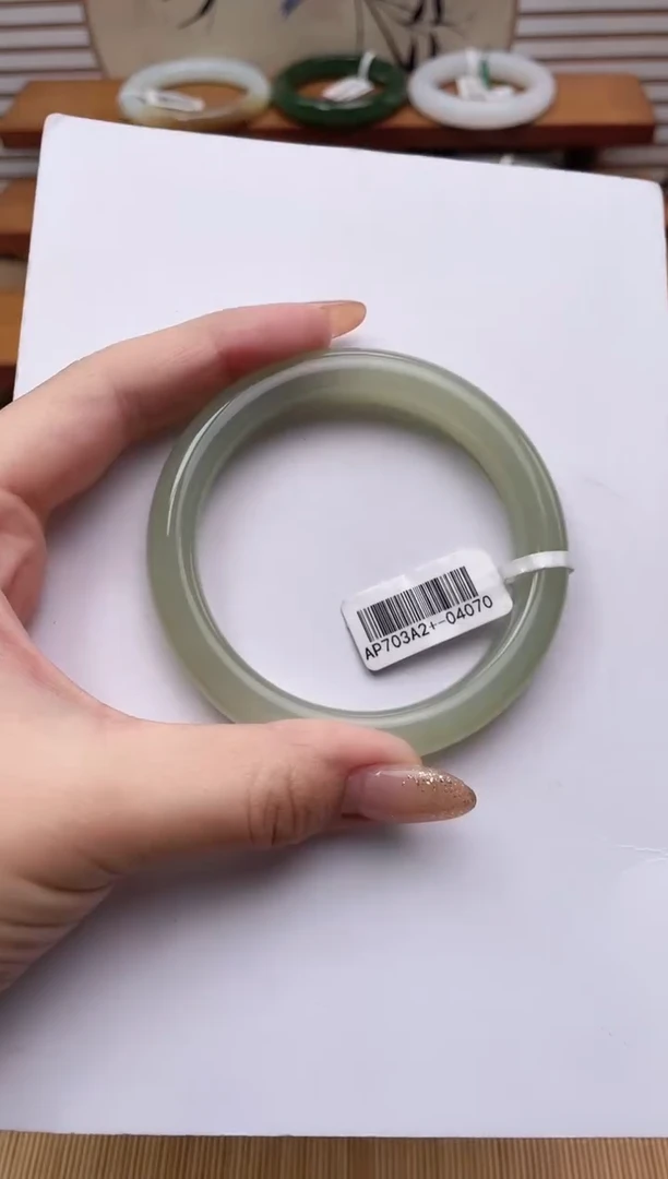 未镶嵌手镯和田玉60+