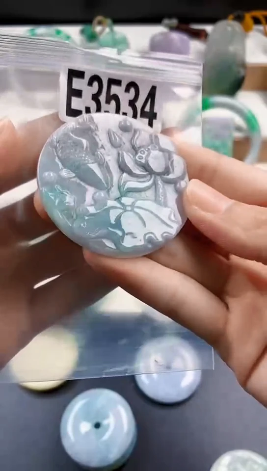 颈饰未镶嵌翡翠天然翡翠吊坠挂件