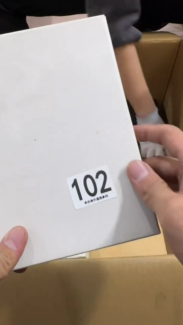 …*102 中古商品，谨慎购买