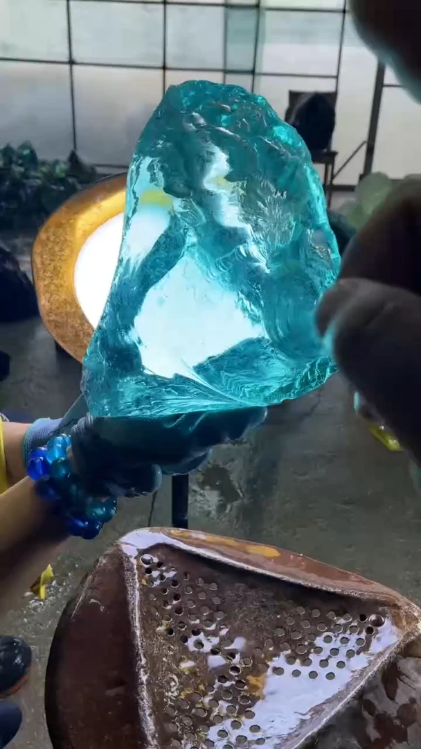 新疆五彩石原石摆件