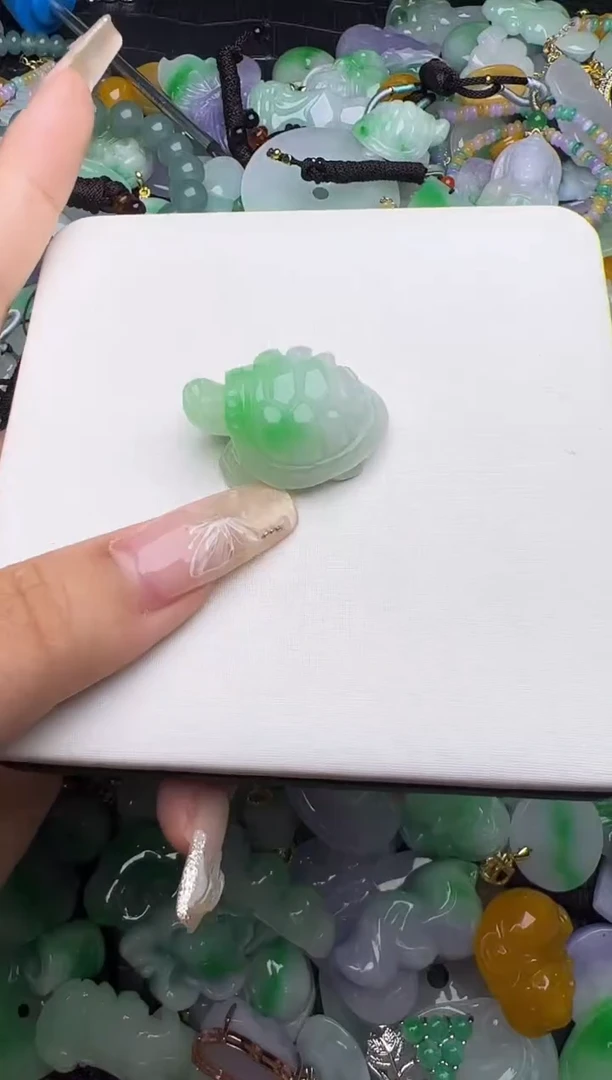 翡翠未镶嵌颈饰天然缅甸翡翠吊坠