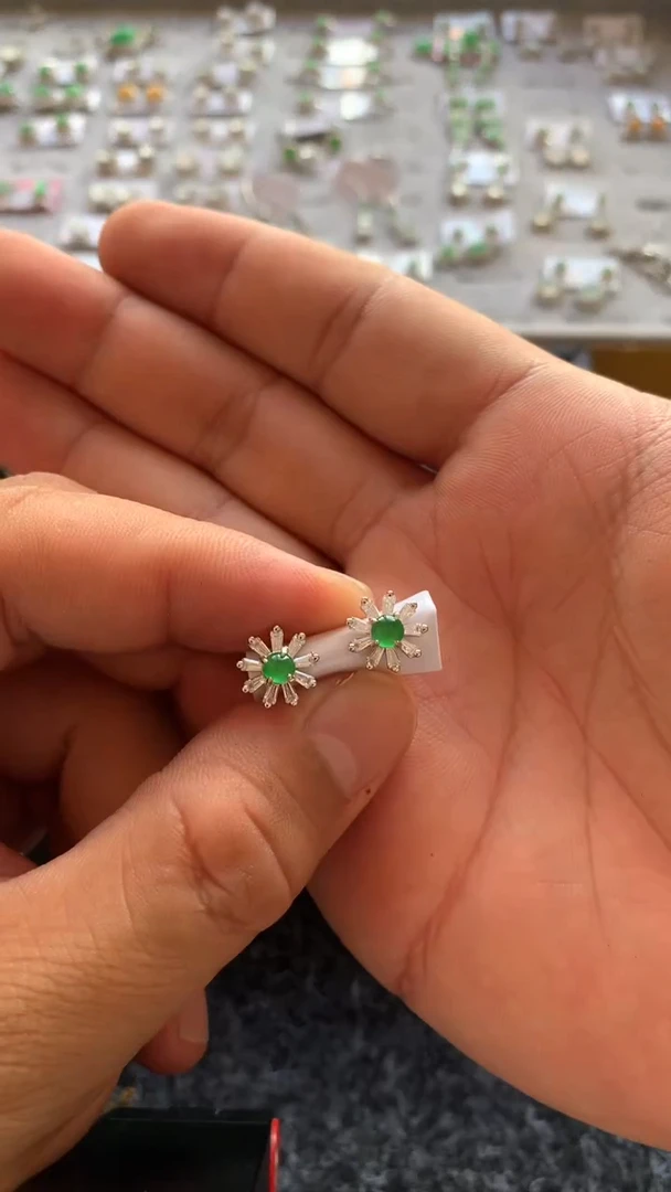翡翠银S925镶嵌耳饰满色