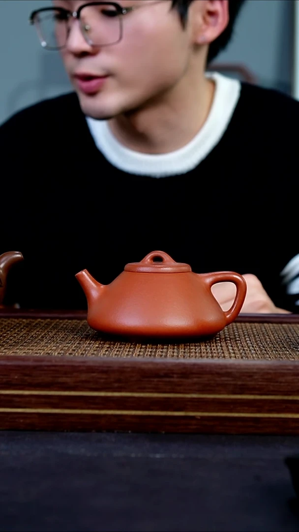 茶壶紫砂    ZQ      老朱泥     子冶石瓢      230cc    全手工