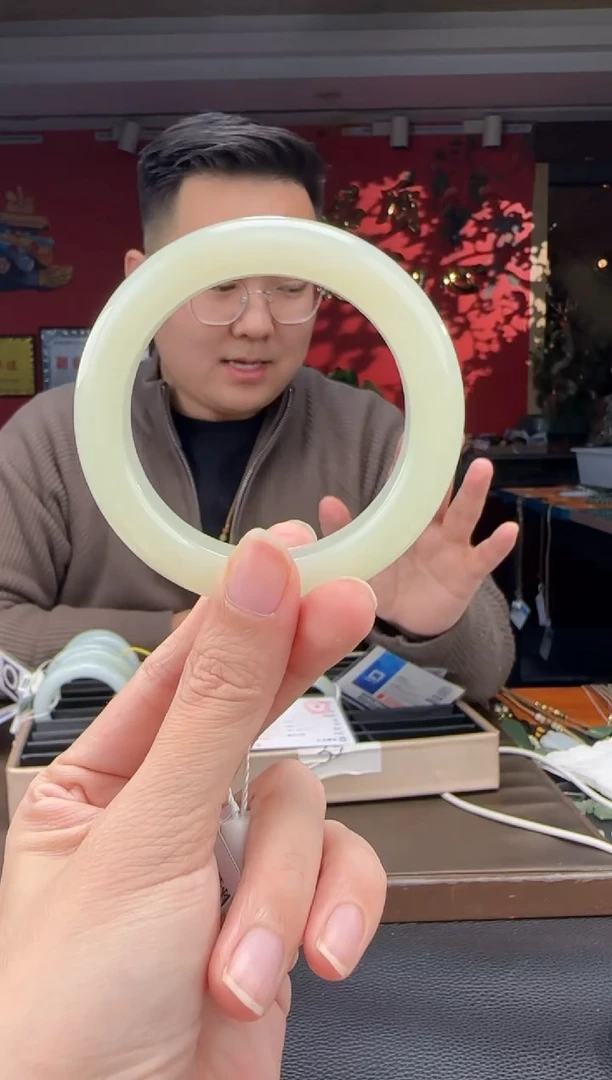 颈饰未镶嵌和田玉白玉正装手镯53-55