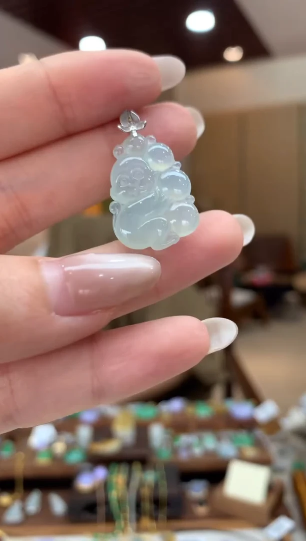 吊坠(不含链)18K金镶嵌翡翠猴子