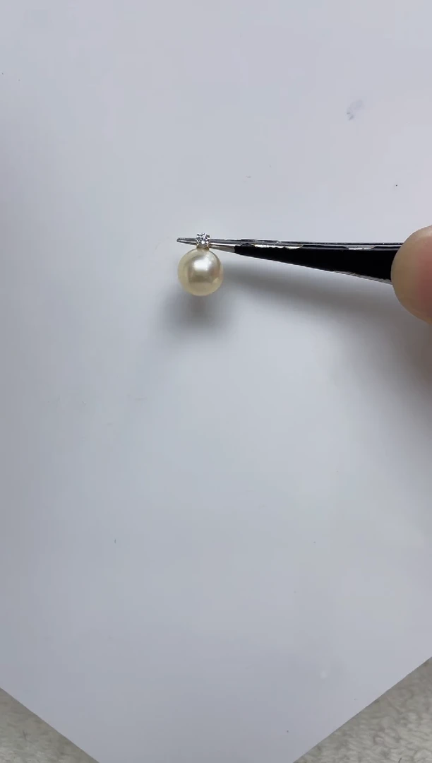 颈饰18K金镶嵌海水珍珠
