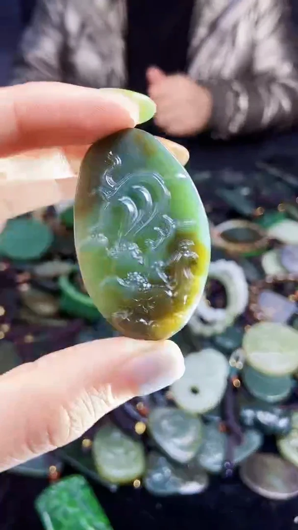 颈饰未镶嵌和田玉1