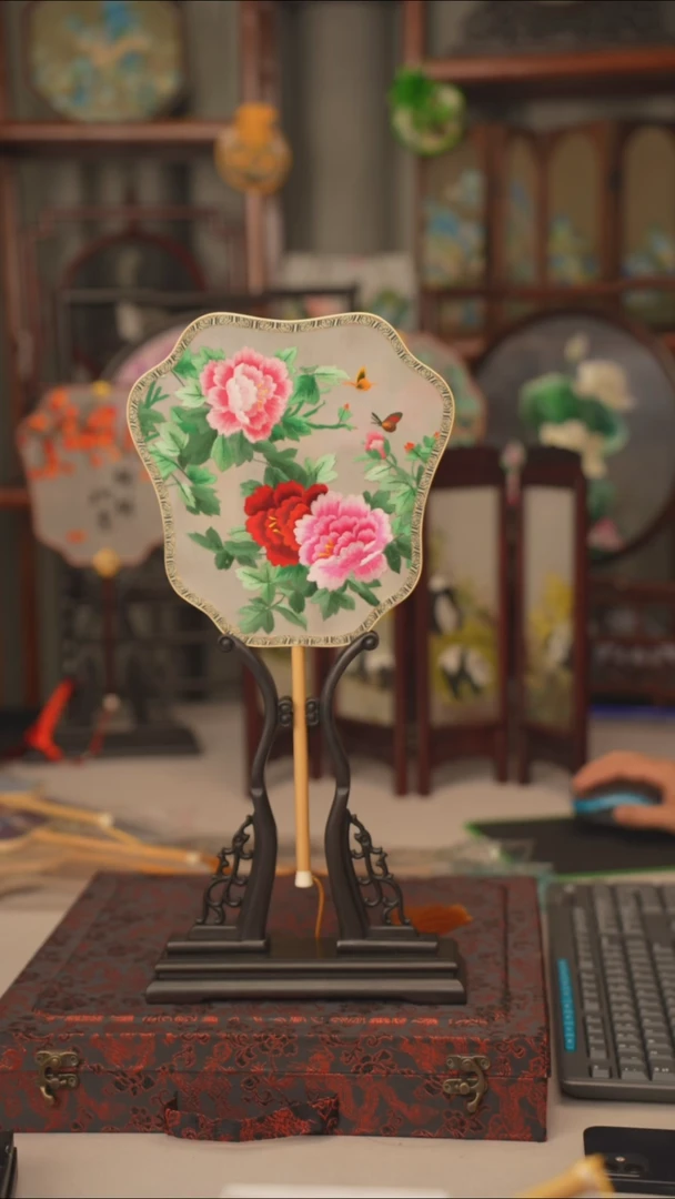 扇子苏绣作品手绣扇子