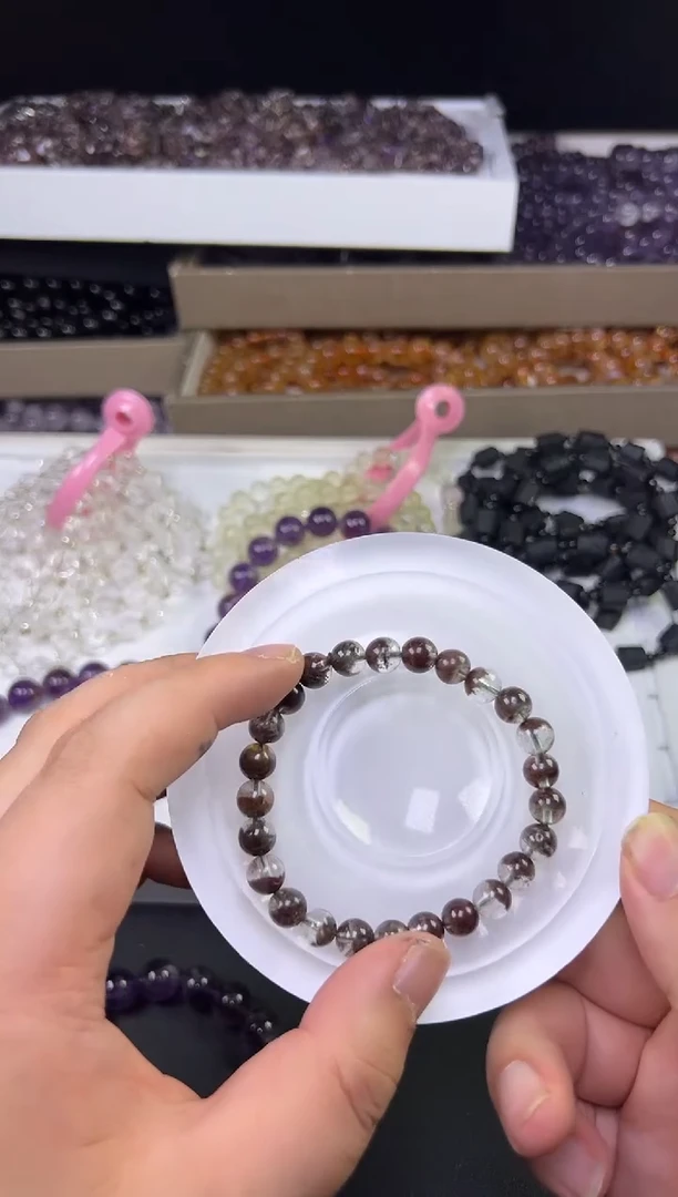 合金手链水晶红幽有瑕疵