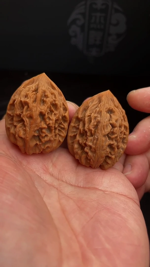 【闪购商品】文玩核桃把件36尺老款鸡心，团