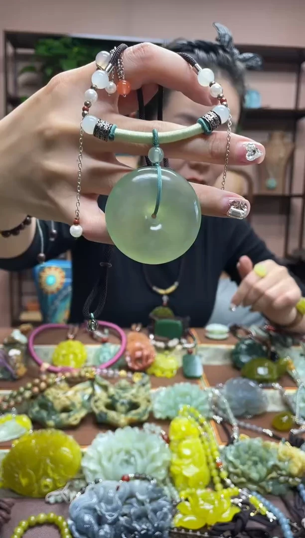 未镶嵌岫玉吊坠·