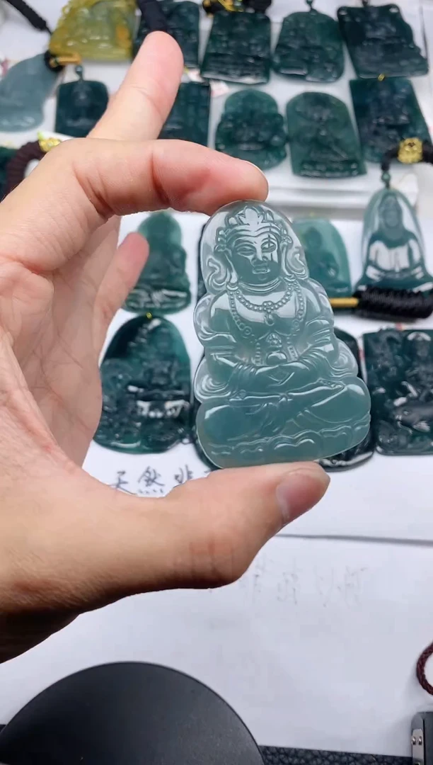 颈饰未镶嵌翡翠1