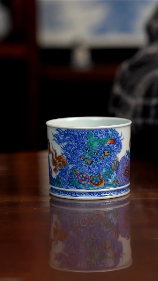 空山明月新斗彩狻猊