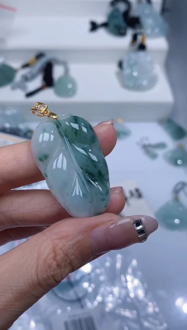 颈饰银S925镶嵌翡翠吊坠