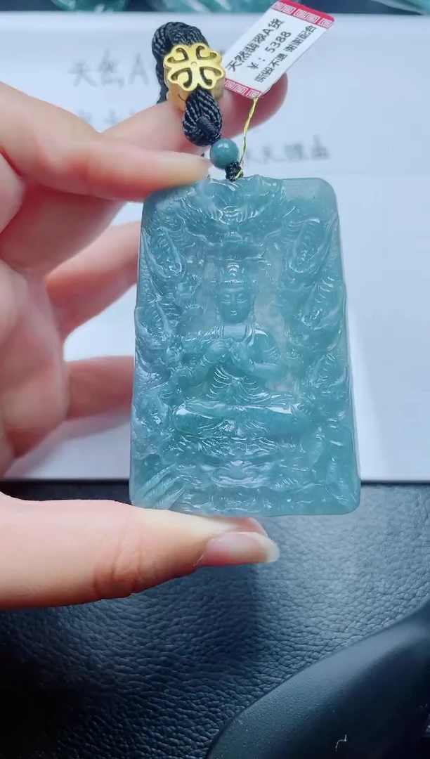 翡翠未镶嵌颈饰
