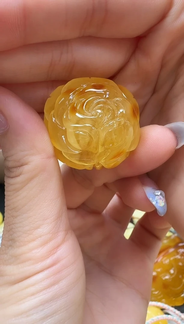 裸石琥珀未镶嵌如图