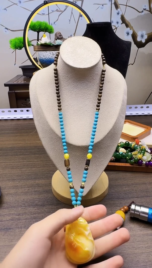 14K金镶嵌颈饰蜜蜡X46