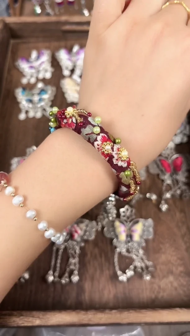 织绣 民族风非遗老绣饰品677