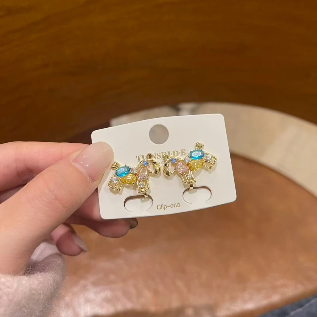 铜合金耳饰 七彩小马耳钉 镀k金 轻奢小众设计感耳饰