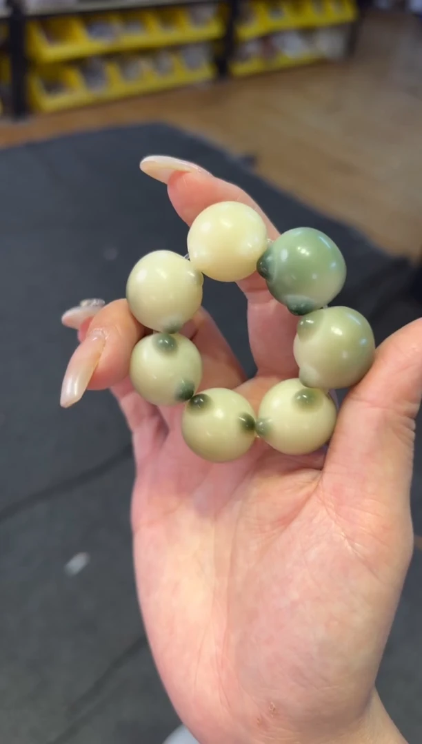 【闪购商品】菩提根/象牙果吊坠    2.2绿飘花猫头手捻