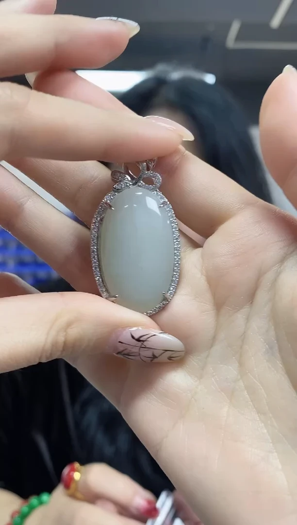 【闪购商品】和田玉吊坠(不含链)未镶嵌多样性发其一颜色微差