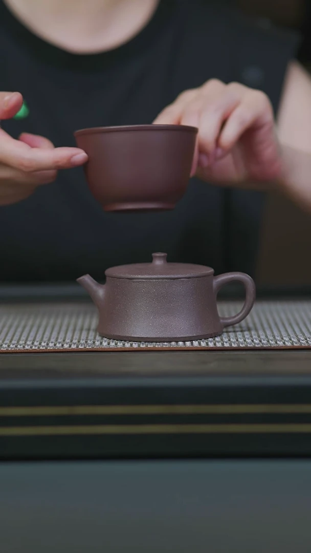 茶壶紫砂微瑕半手紫玉金砂云柱150cc+紫泥大缸杯