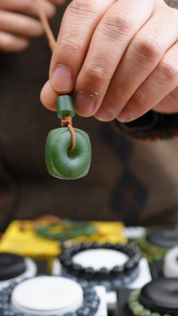 颈饰未镶嵌和田玉4