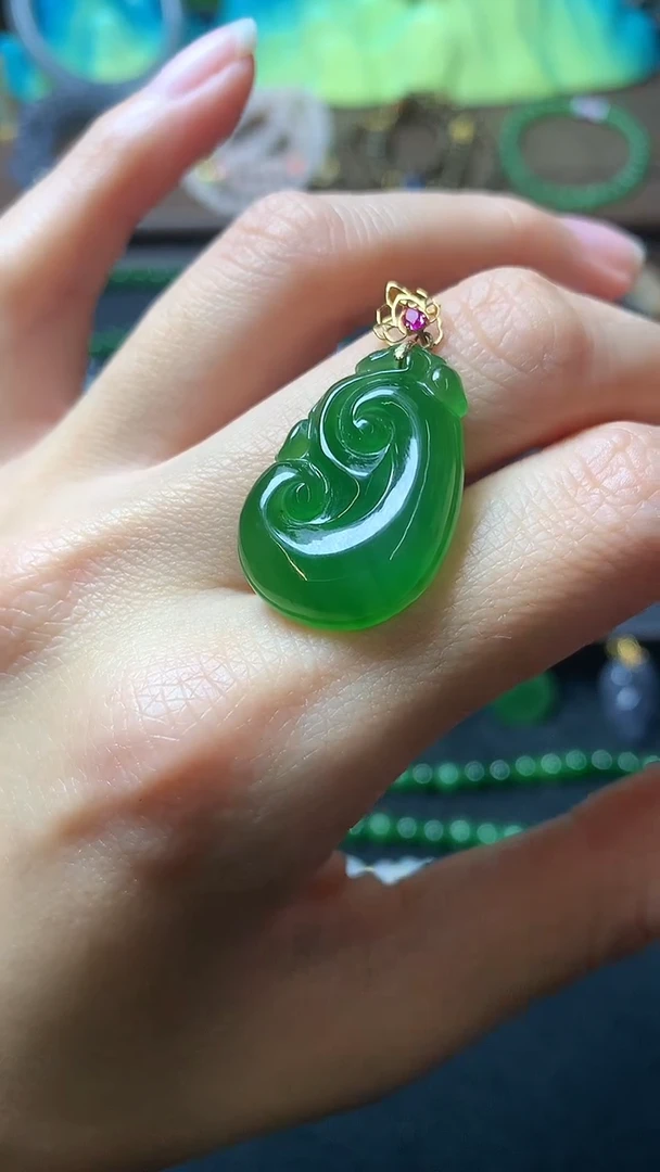 【闪购商品】和田玉颈饰18K金镶嵌吊坠