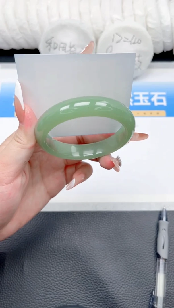 和田玉手镯未镶嵌25-粉青58.4