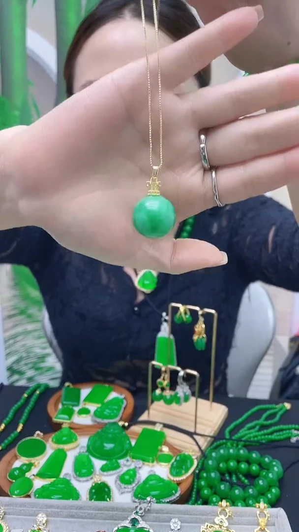 吊坠(赠链)14K金镶嵌翡翠B64